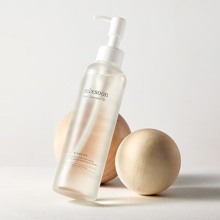 Mixsoon Bean Cleansing Oil - Removes makeup, sunscreen, and impurities without leaving behind any greasy residue