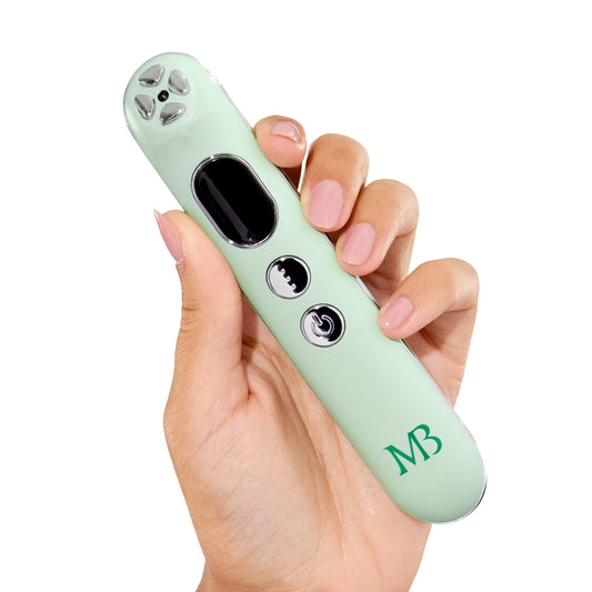 Mario Badescu Lift & Firm Eye Wand con tecnología de radiofrecuencia: varilla de radiofrecuencia para ojos con luz roja y vibración para reafirmar, suavizar y refrescar.