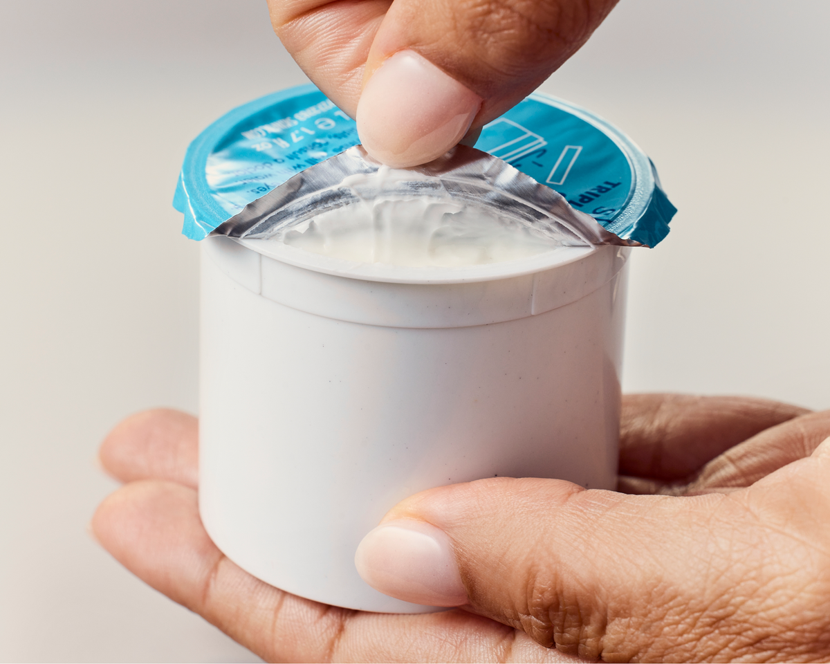 Crema triple lípido-péptido Skinfix: depósito de ácido hialurónico y algas rojas, hidratación instantánea y duradera.