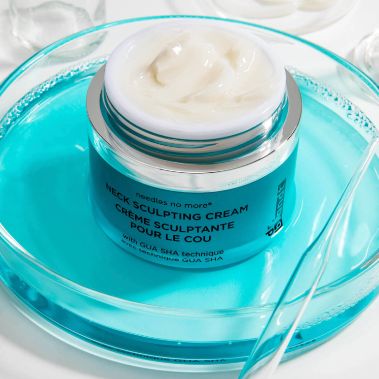 Crema reafirmante para el cuello Dr. Brandt + Gua Sha: crema antiedad para el cuello con Gua Sha, resultados comprobados.