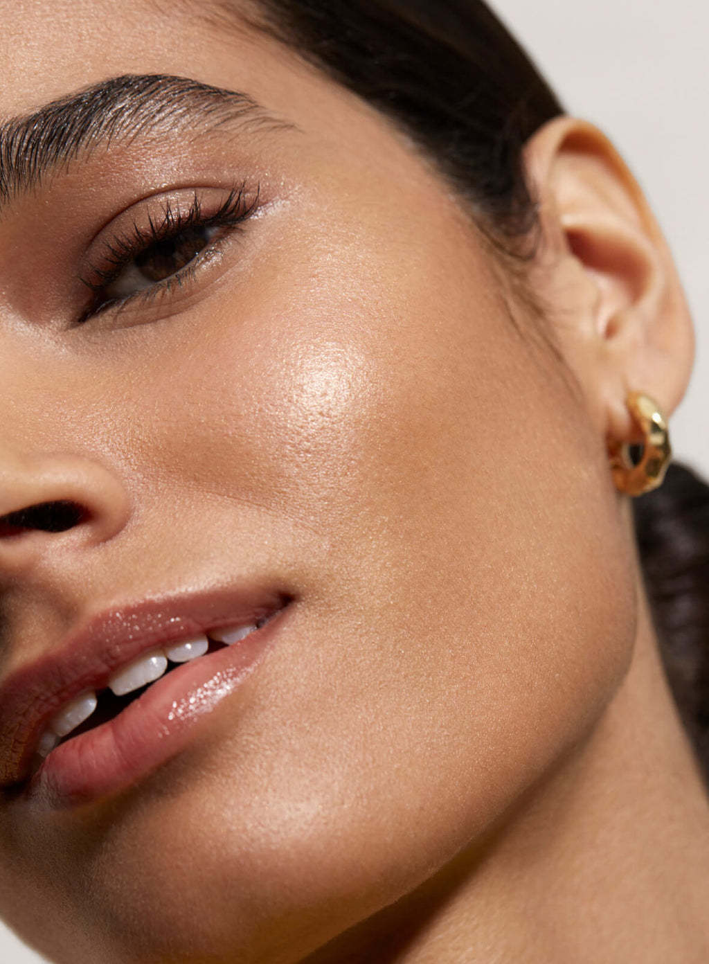 Supergoop! Glow Setting Mineral Powder, Translucent - Broad Spectrum SPF 35 PA+++ Sunscreen + Makeup Setting Powder