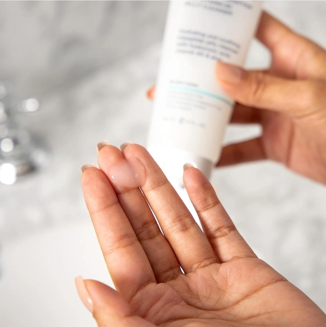 M-61 Hydraboost Gel Limpiador - Gel limpiador hidratante y calmante con tripéptidos, ácido hialurónico, vitamina B5 y aloe.