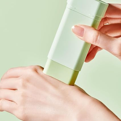 TOCOBO Cica Cooling Sun Stick SPF50+ PA++++ - Fermented Cica Complex, Cooling Sun Stick, Reduces Skin Temperature, Quick Soothing, Lightweight and Moisturizing Sun Stick