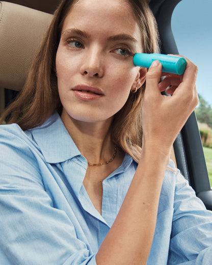 Tula Glow + Get It - Cooling & brightening eye balm - A caffeine-powered eye balm that brightens tired eyes