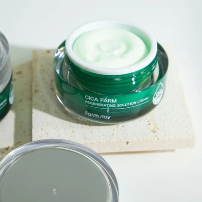 Crema Regeneradora Farmstay Cica Farm - Mejora las arrugas, ilumina y calma la piel con Centella Asiática