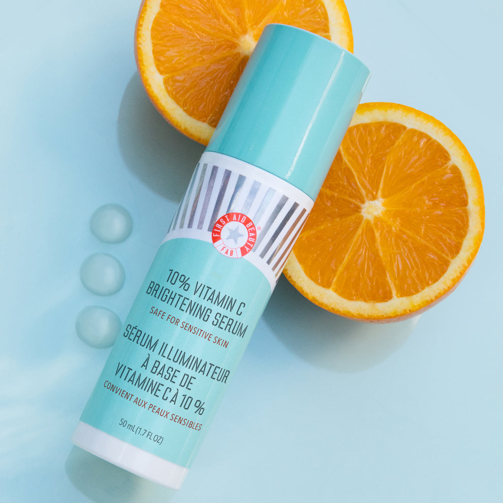 Suero iluminador con vitamina C al 10 % de First Aid Beauty