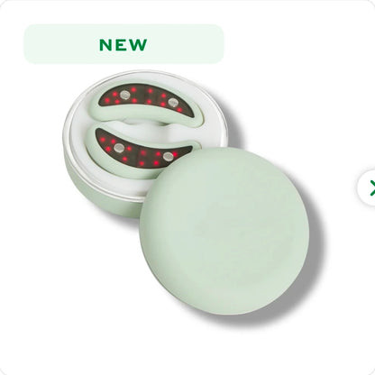 Parches para debajo de los ojos con luz roja y EMS de Mario Badescu: parches recargables para debajo de los ojos que usan luz roja y EMS para deshinchar, iluminar y suavizar visiblemente