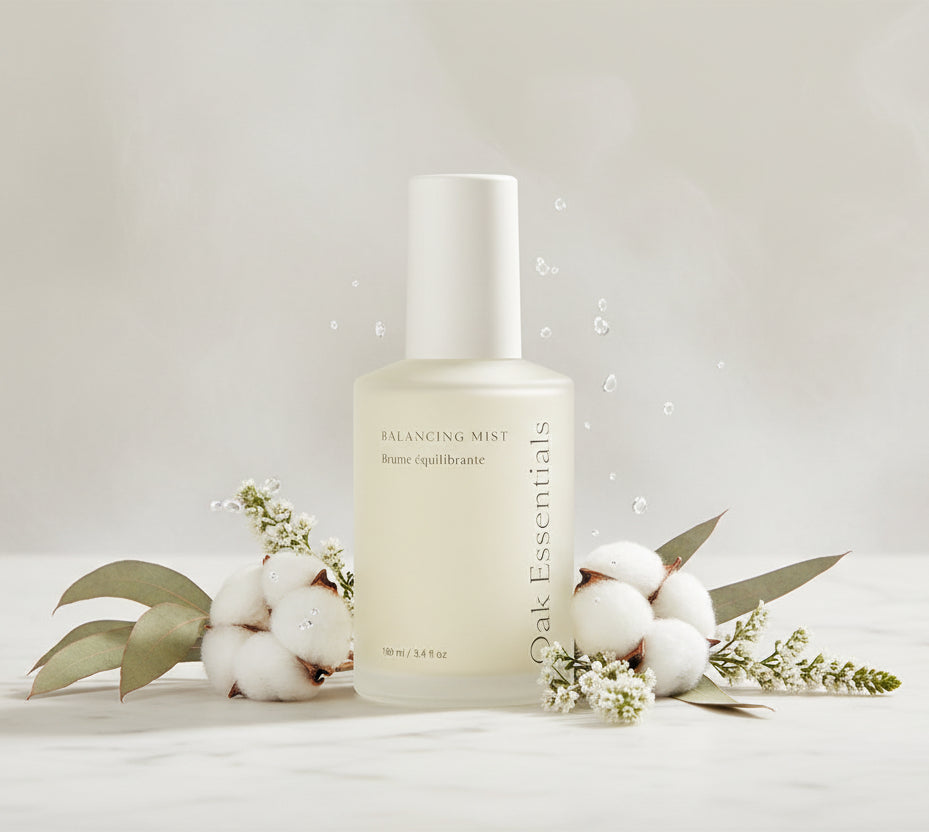 Oak Essentials Balancing Mist - Bruma facial tonificante con agua de rosas y aloe, rica en antioxidantes, que ayuda a hidratar, calmar y refrescar.