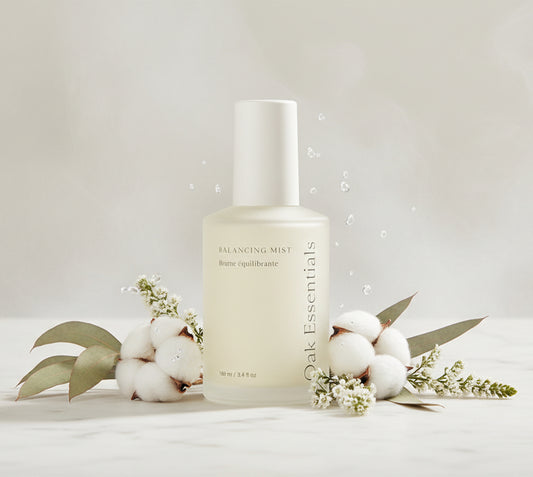 Oak Essentials Balancing Mist - Bruma facial tonificante con agua de rosas y aloe, rica en antioxidantes, que ayuda a hidratar, calmar y refrescar.