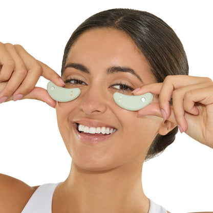 Parches para debajo de los ojos con luz roja y EMS de Mario Badescu: parches recargables para debajo de los ojos que usan luz roja y EMS para deshinchar, iluminar y suavizar visiblemente