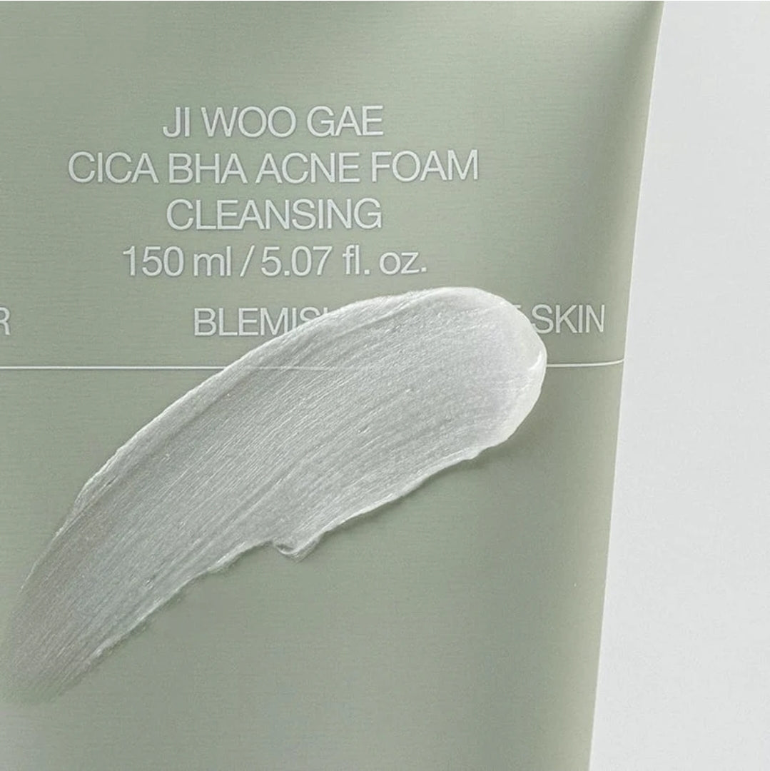 Celimax Ji Woo Gae Cica BHA Acne Foam Cleansing - Formulated to target acne and soothe skin irritation without stripping the skin of its natural moisture
