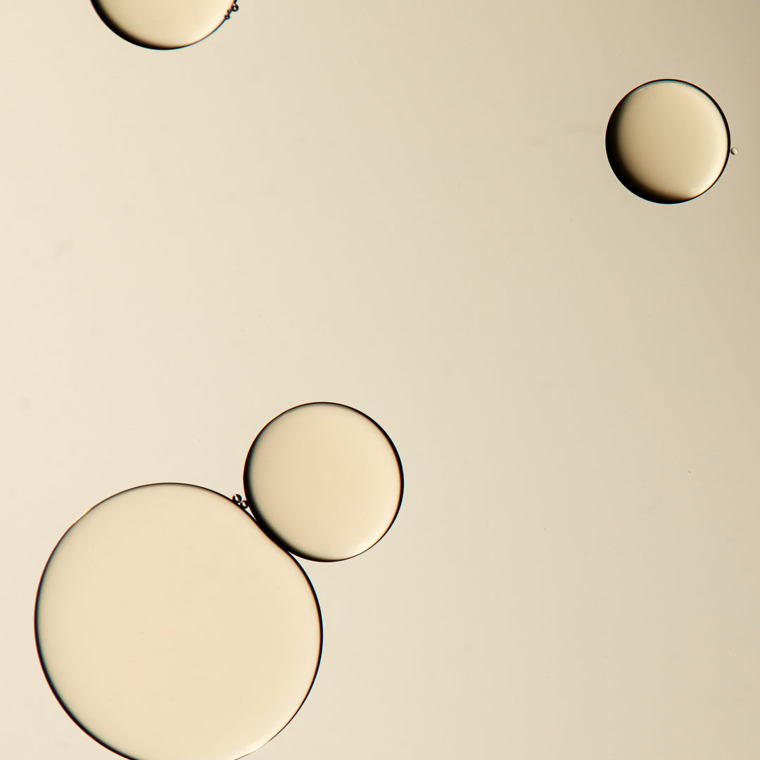 Omorovicza Budapest Bath Oil - A silky bath oil with aromatherapeutic essential oils to calm, balance and soothe